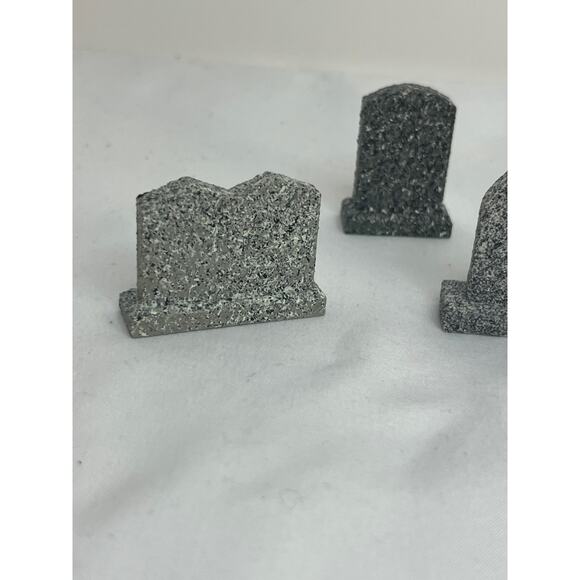 Vintage Graves For Villages or Dioramas Set of 8 - Picture 3 of 7